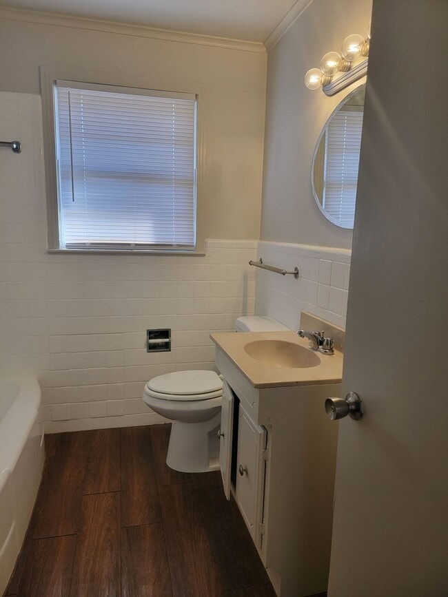 Building Photo - $300 Off 1st Month Special