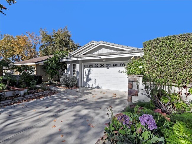 Building Photo - 25076 Sunset Pl W
