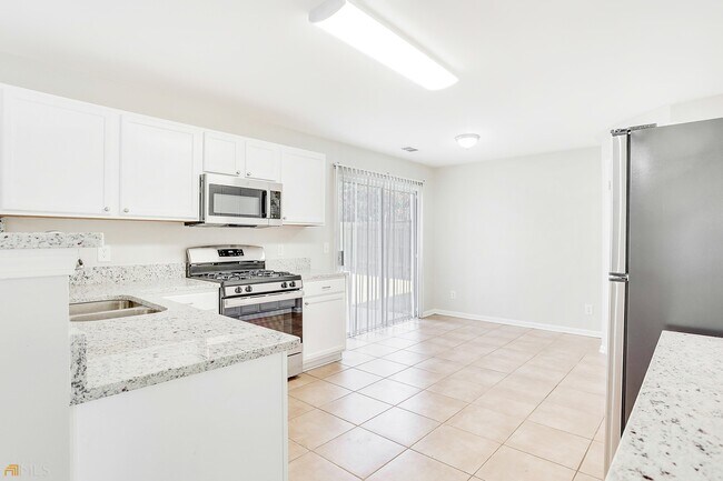 Foto del edificio - 6260 Whitetail Ct NW