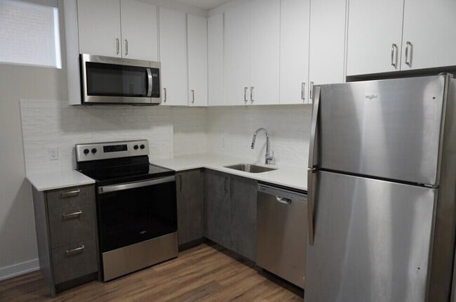 Building Photo - 300 Wilbrod