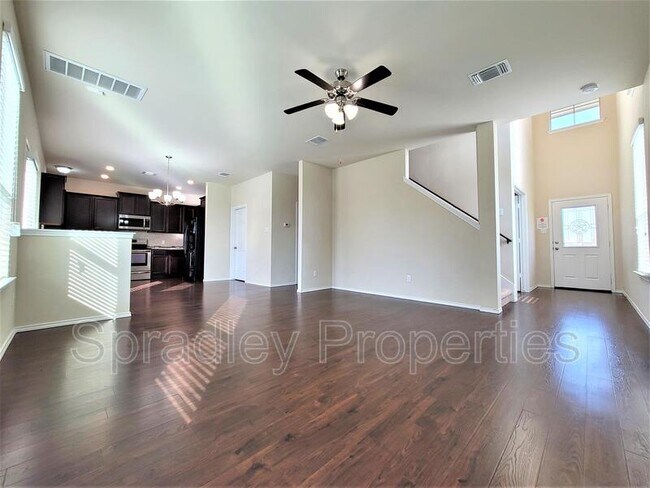 Building Photo - 5522 Stonehaven Dr