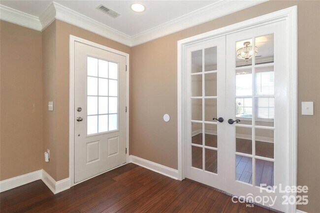 Foto del edificio - 9408 Meadowmont View Dr