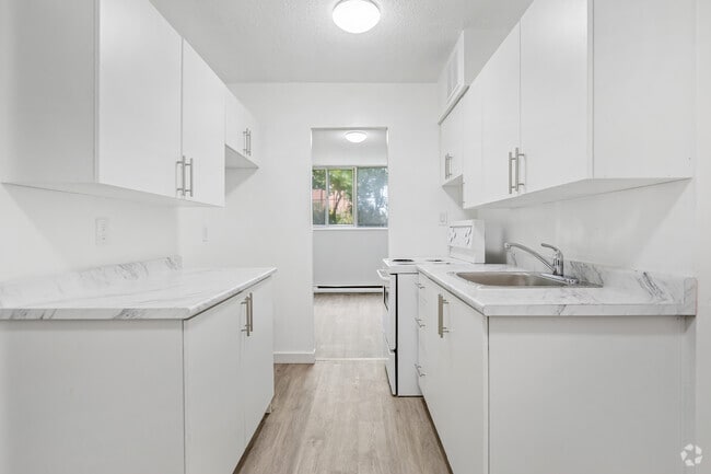 Interior Photo - The Laurentian
