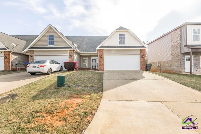 Building Photo - 206 Beau Claire Cir