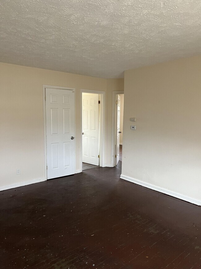 Building Photo - 1621-1627 Harold Dr