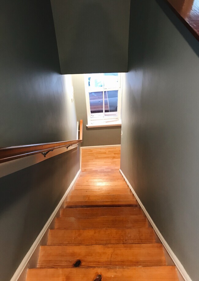 Foto principal - 32 W Montgomery St