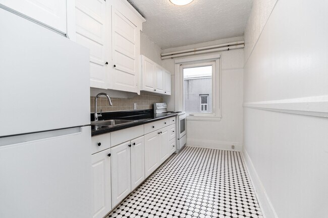 Photo du bâtiment - 100 Vaughan Rd