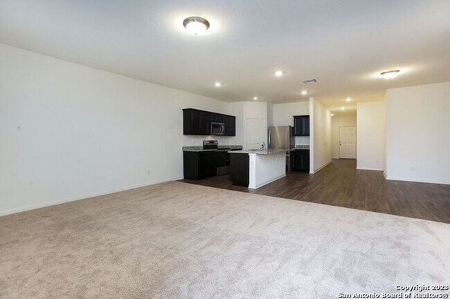 Foto del edificio - Modern Move-In Ready Home Near Lackland AFB | Pool, Park & Prime Location!