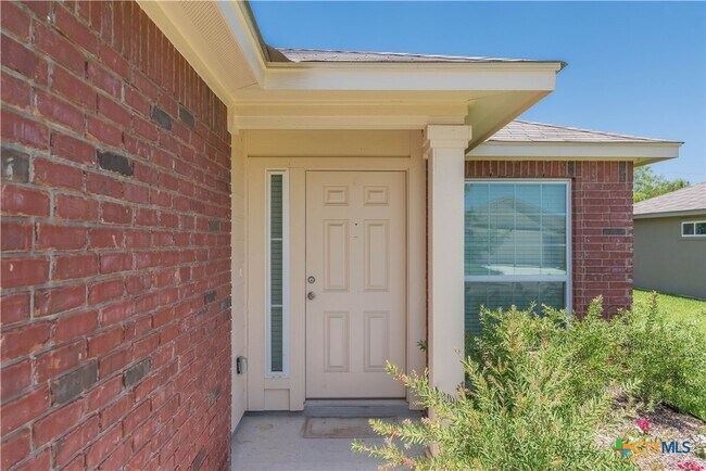Building Photo - 132 Talon Dr