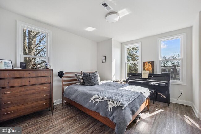 Foto del edificio - 306 E Front St