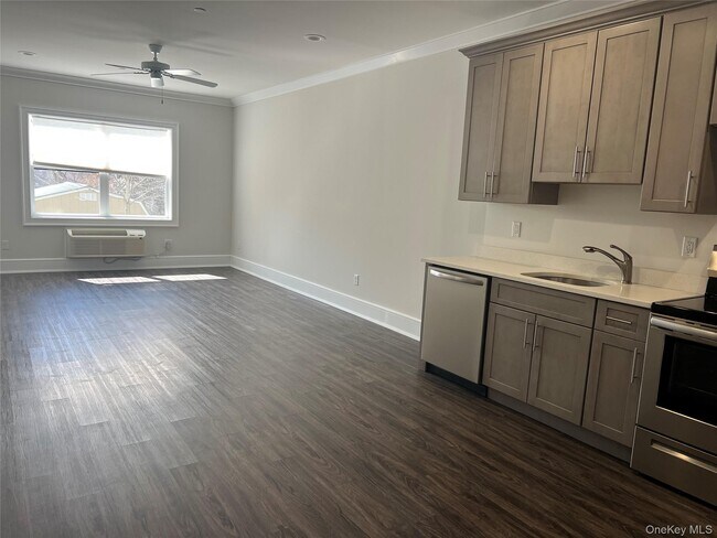 Building Photo - 11 Farries Ave