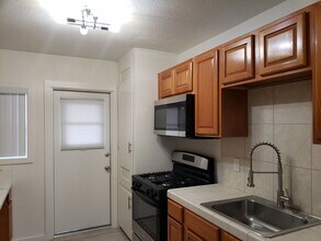 Building Photo - 1455 W Almond Ave