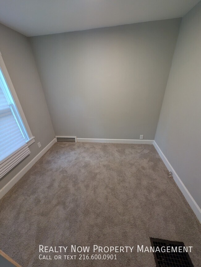 Building Photo - 4522 Rainbow Rd