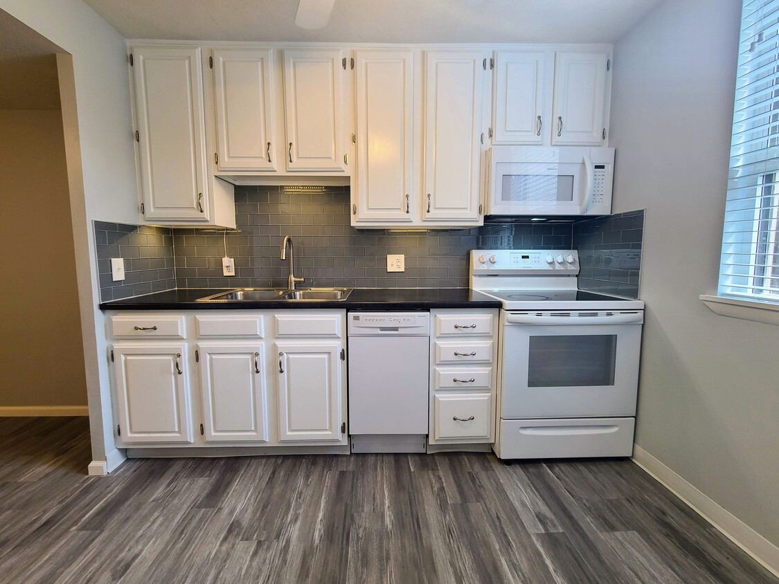 Foto principal - 6590 Chaffee Ct