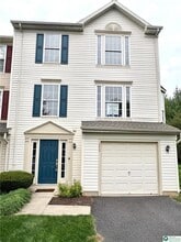 Building Photo - 4602 Jasmine Dr