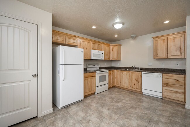 Foto del edificio - Spring Creek Townhome Available Now!