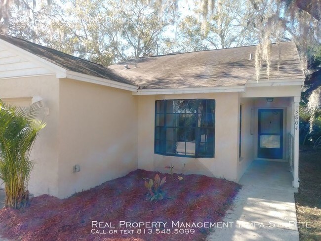 Foto del edificio - LAKE GEORGE PROPERTY NOW AVAILABLE