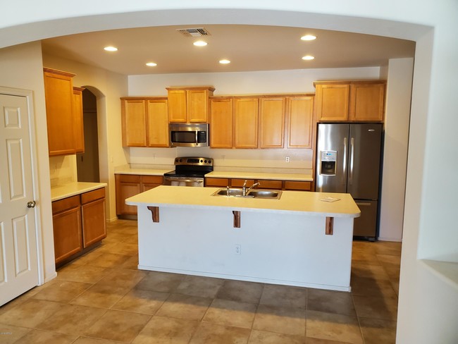 Building Photo - 2929 E Fandango Dr
