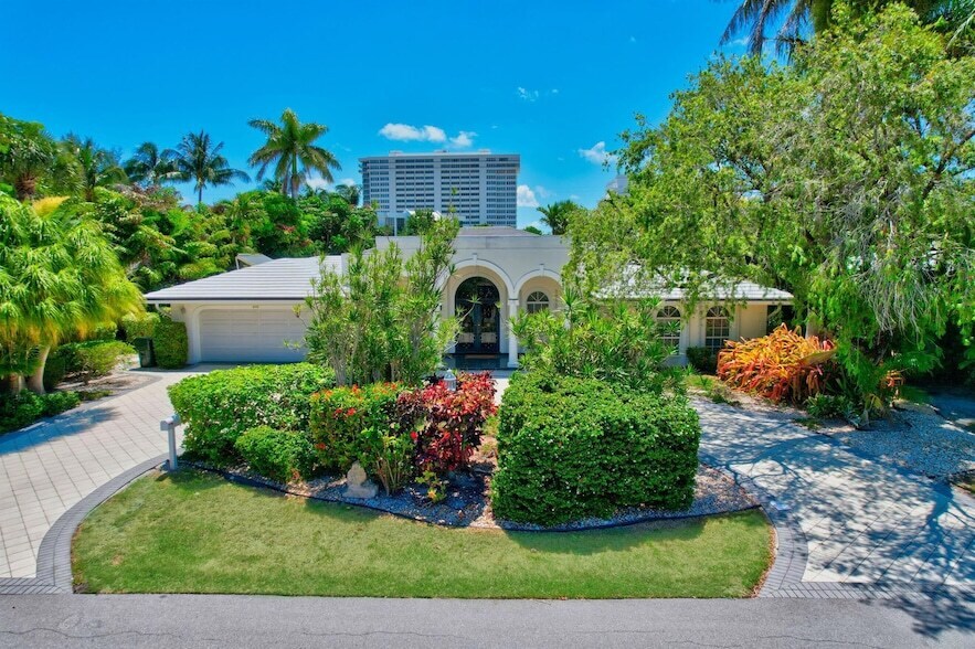 Primary Photo - 2100 Cocoanut Rd