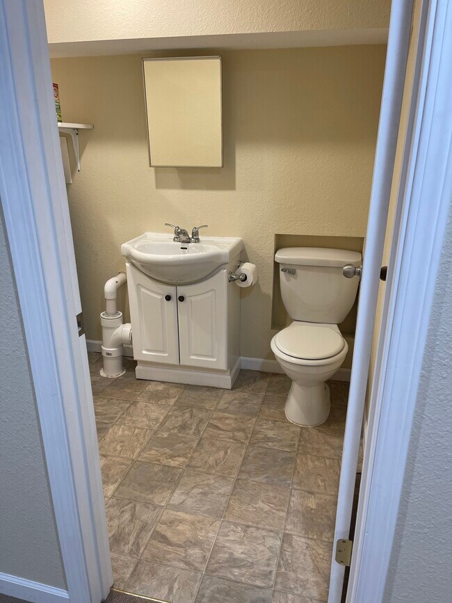 Downstairs 1/2 Bath & Laundry room - 804 Sherman St