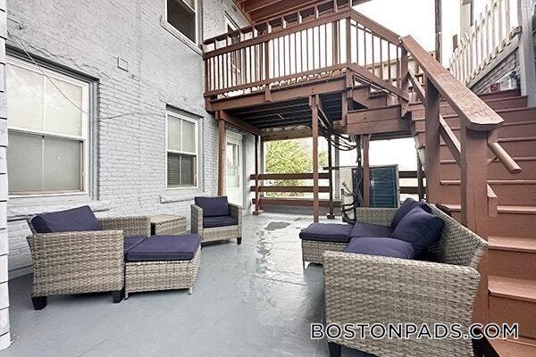 Building Photo - 278 Cabot St