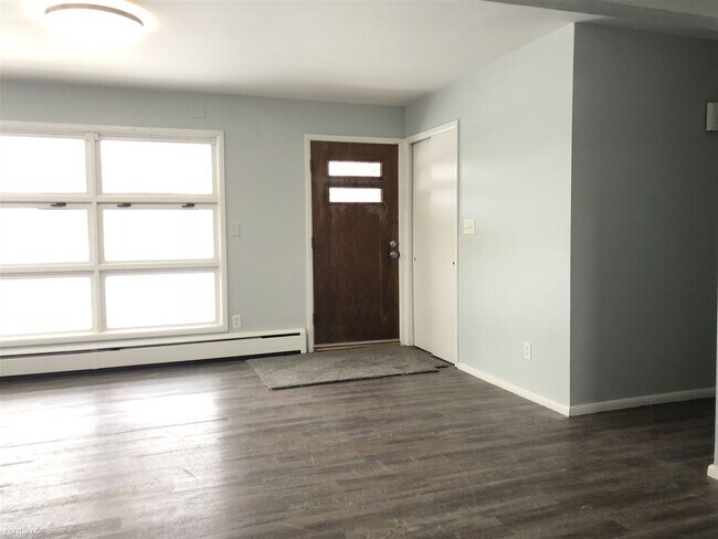 Building Photo - 3 br, 1 bath House - 1630 Hill Ave