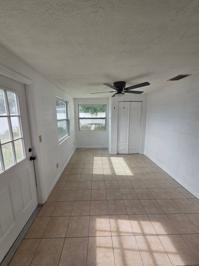 Foto del edificio - 9125 Hunt Club Ln