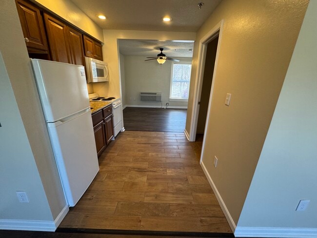 Kitchen are - 222 Chatham St