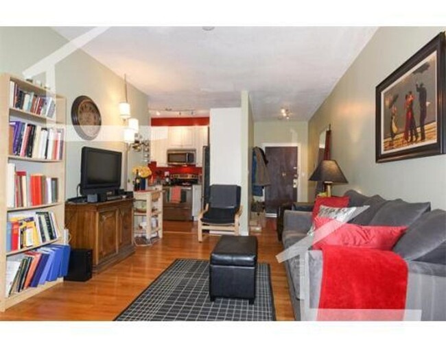 Building Photo - NO BROKER'S FEE! Beautiful 2 Bed On the Br...