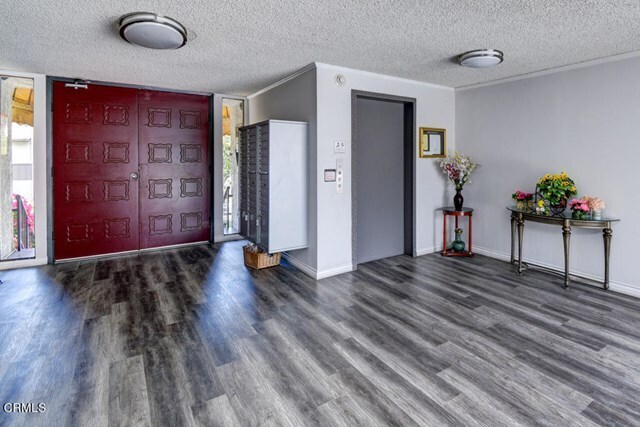 Foto del edificio - 930 N Louise St