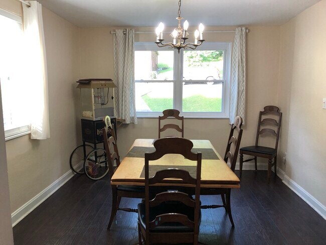 Dining Room - 2122 Enslow Blvd