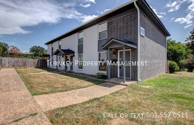 Building Photo - 1821 Sanford Dr