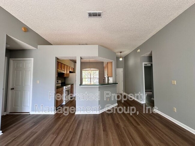 Building Photo - 13012 Staffordshire Dr S