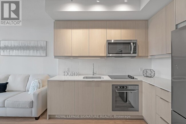 Building Photo - 36 Forest Manor Rd