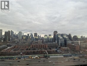 Building Photo - 15 Richardson St