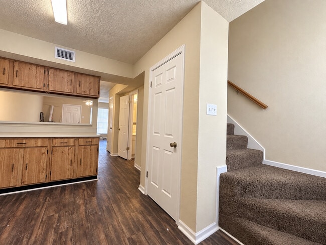 Building Photo - 5975 Tullis Dr