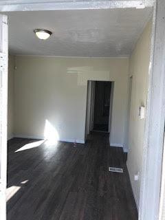 Foto del edificio - 6238 E 10th St