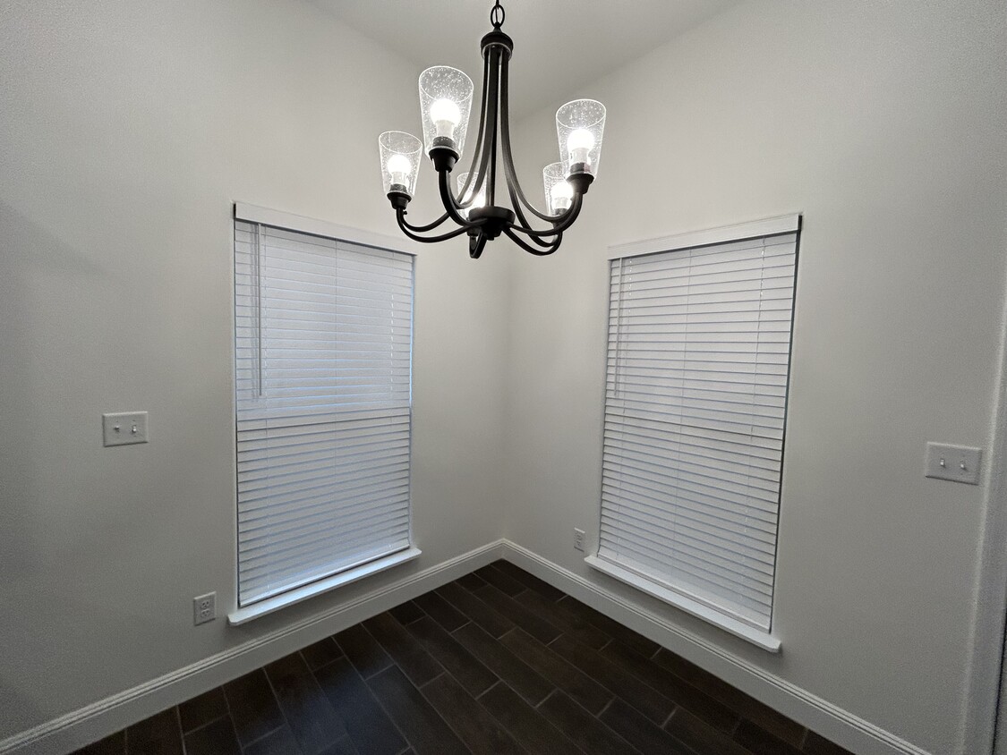 Foto principal - 1451 Ari Ave