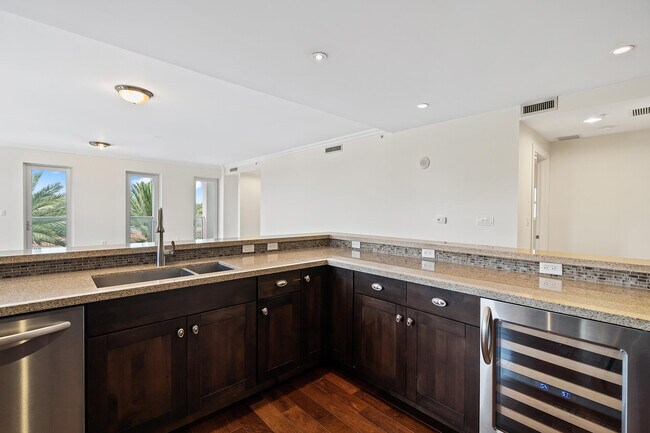 Foto del edificio - 455 E Palmetto Park Rd