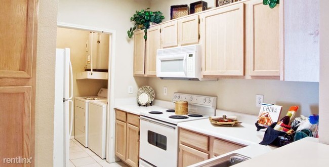 Building Photo - 15820 Knoll Trail Dr