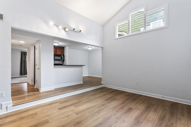 Foto del edificio - 425 W 8th St