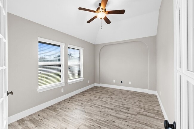 Building Photo - 9707 Highland Pointe Dr