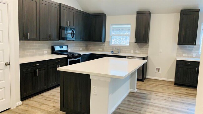 Foto del edificio - 1512 Highland Ridge Rd