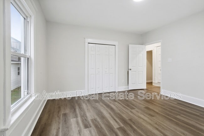 Building Photo - 1307 Holly Ave