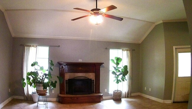 Foto del edificio - 708 Quiet Cove Cir