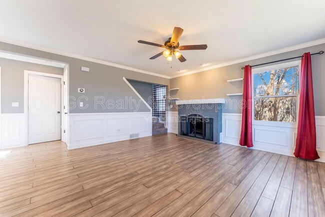 Building Photo - 215 Indian Trail