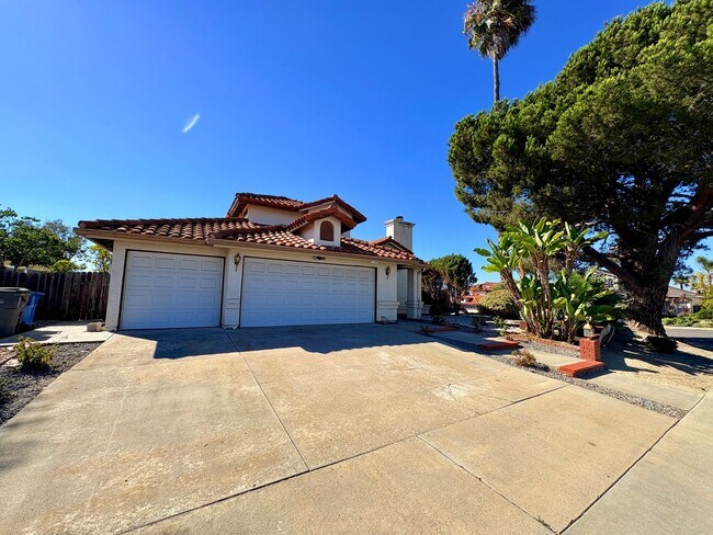 Foto del edificio - 4BR Large Oceanside Home Near Guajome Lake