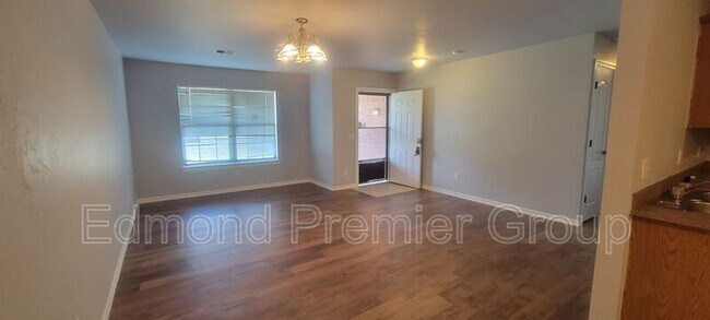 Foto del edificio - 344 NW 121st St