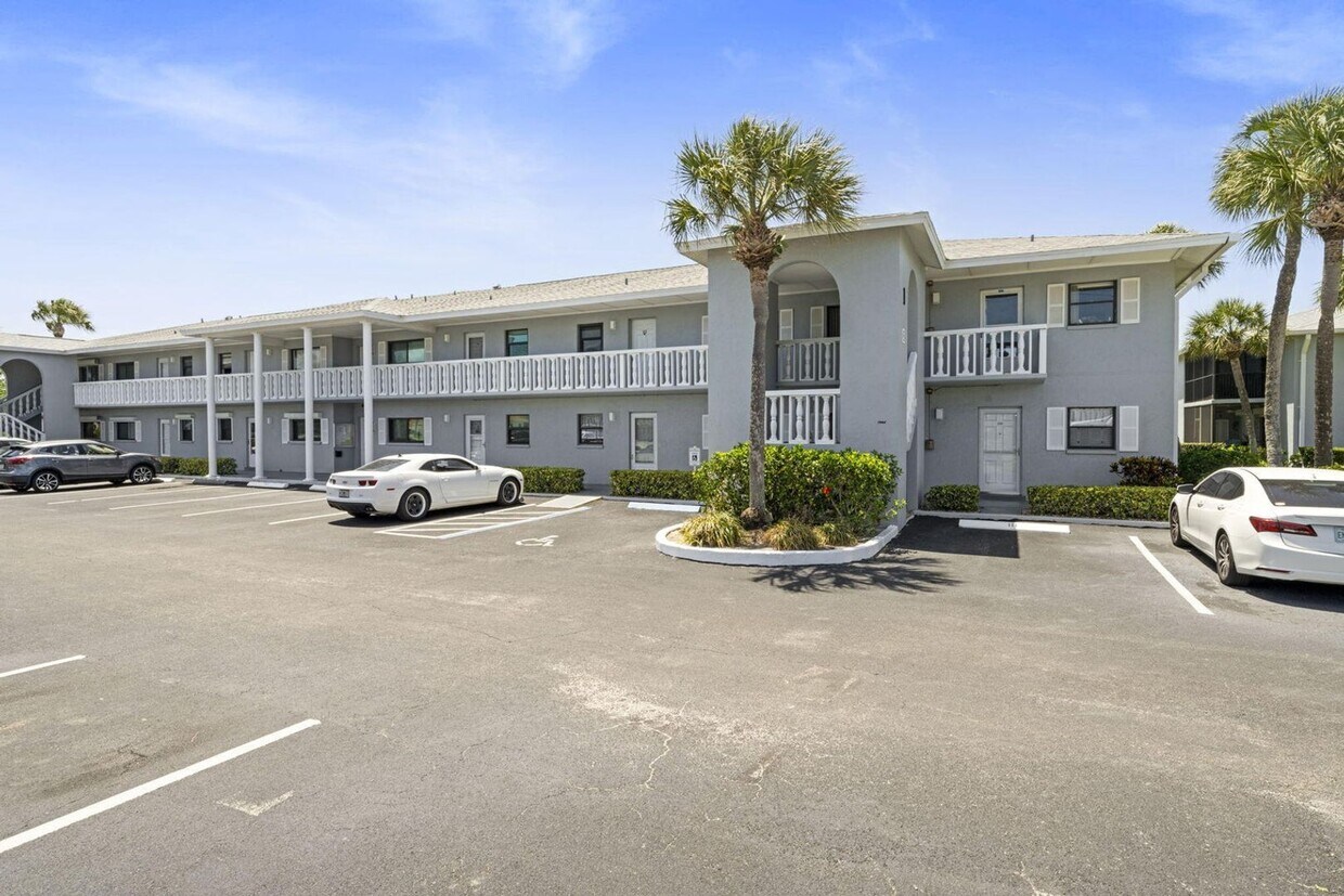 Primary Photo - Come enjoy the best of Cocoa Beach!