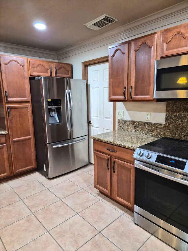 Building Photo - 6007 Secret Shores